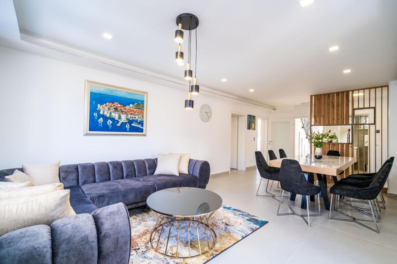 Villa Petmat - With Private Pool And 6 Bedrooms Ντουμπρόβνικ Εξωτερικό φωτογραφία