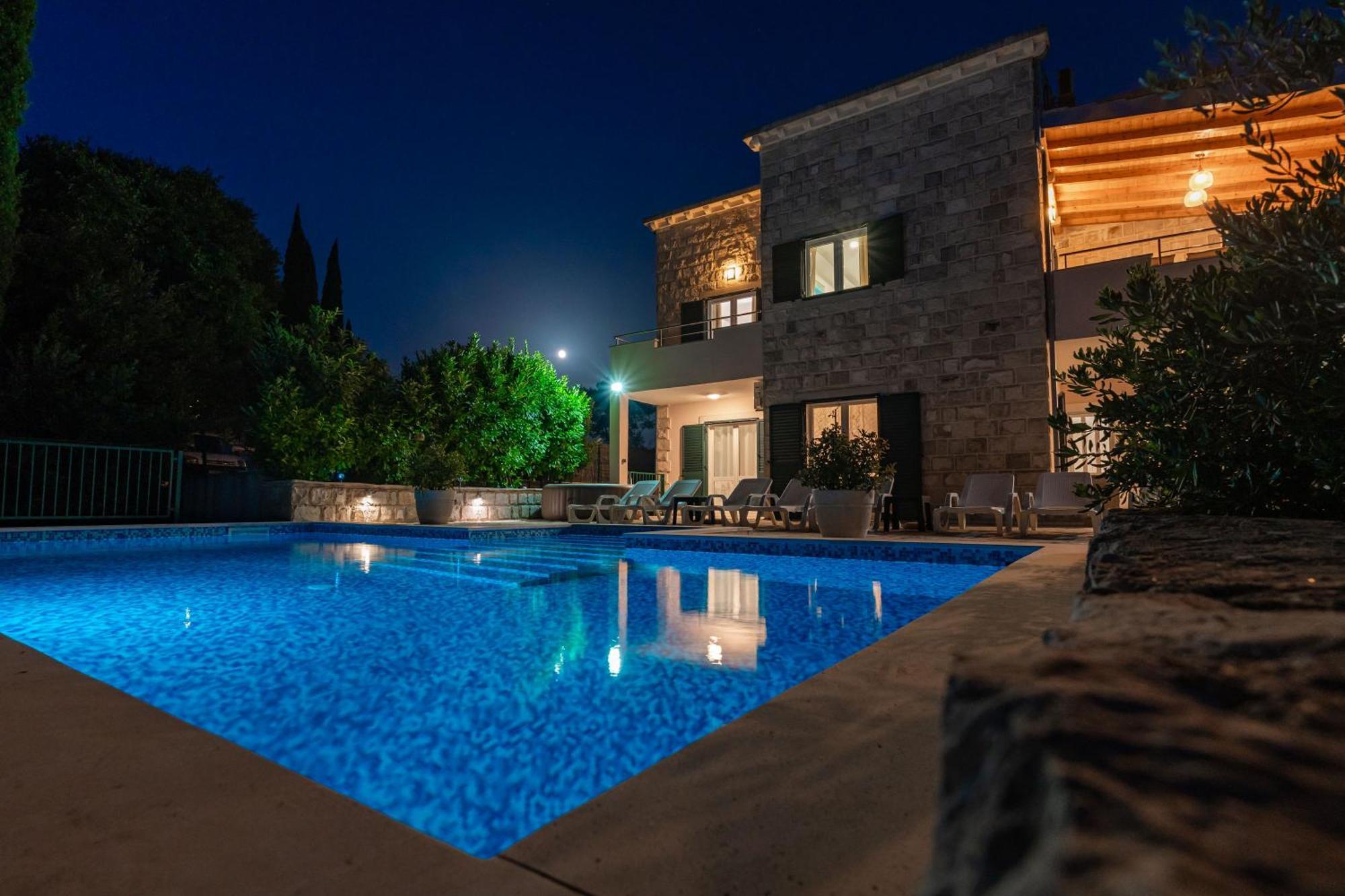Villa Petmat - With Private Pool And 6 Bedrooms Ντουμπρόβνικ Εξωτερικό φωτογραφία