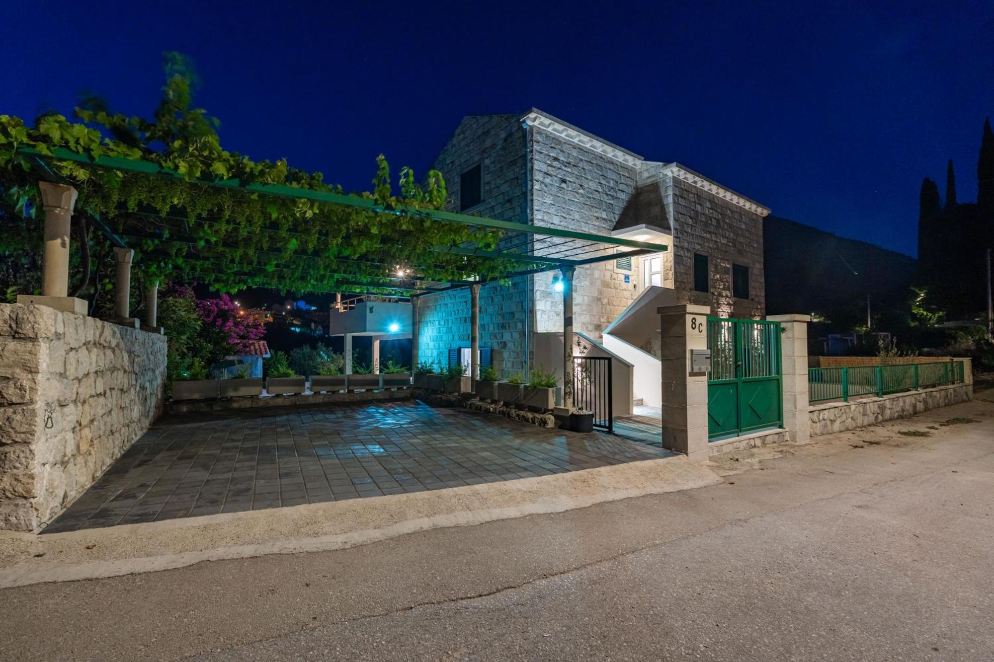 Villa Petmat - With Private Pool And 6 Bedrooms Ντουμπρόβνικ Εξωτερικό φωτογραφία