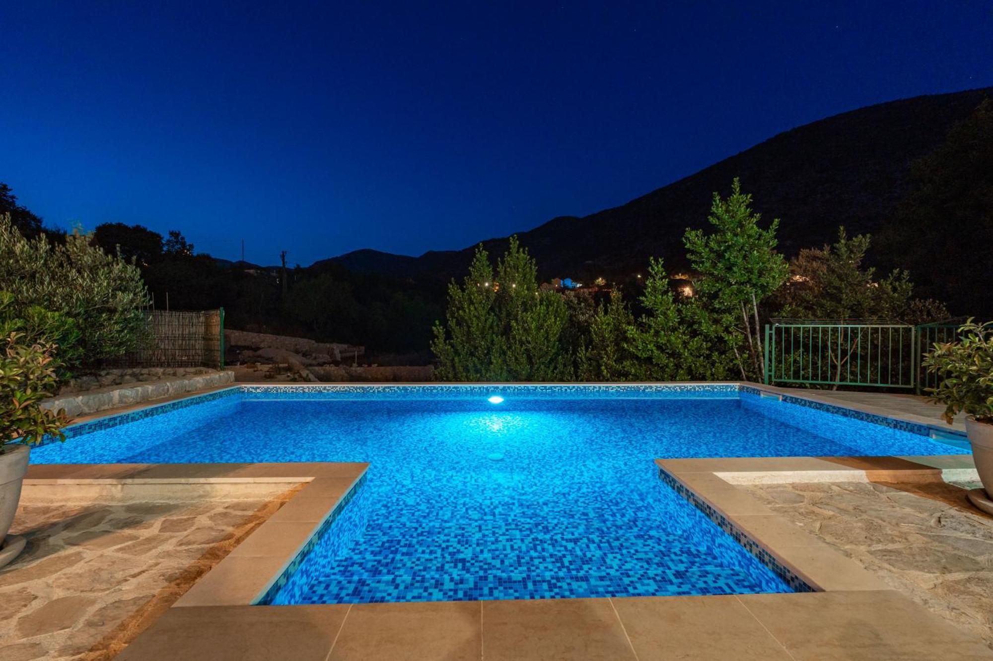 Villa Petmat - With Private Pool And 6 Bedrooms Ντουμπρόβνικ Εξωτερικό φωτογραφία